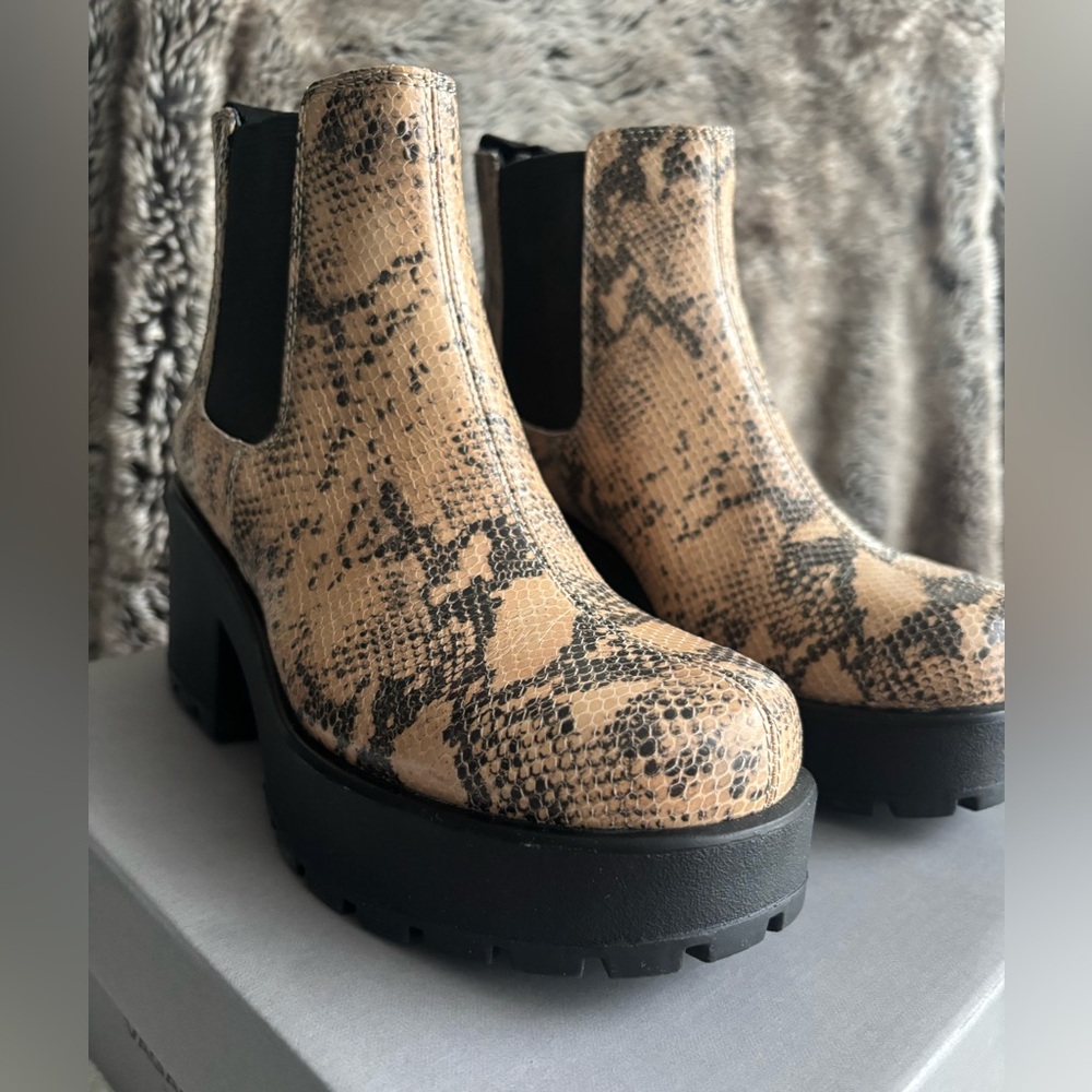 Vagabond Dioon Leather Chelsea Boot - snake print - size 36 / 6